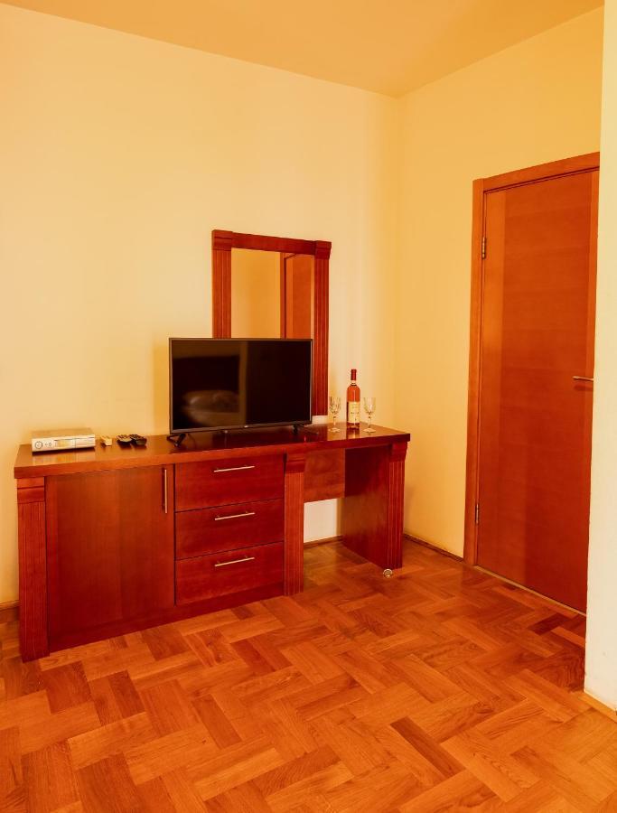 Apartments And Rooms Marija Budva Exteriör bild